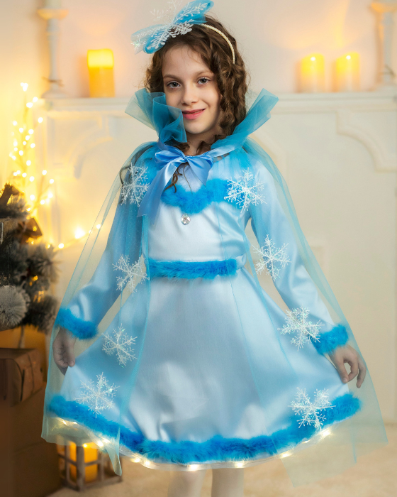 Pelerină cu Fulgi de Nea, de printesa de gheata