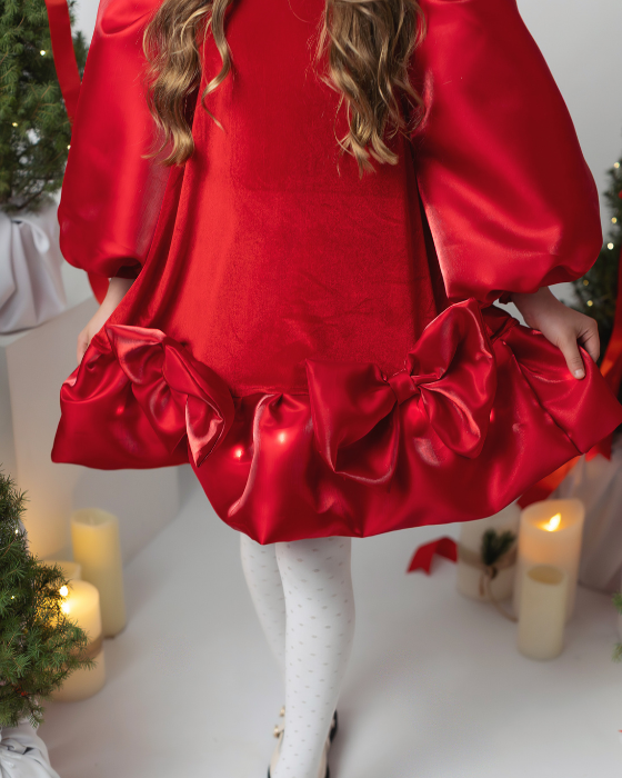 Rochița Roșie cu Fundițe, cu Luminițe, Martisor 1 Martie