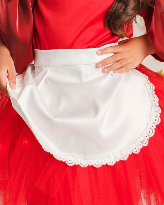 Fustița cu Luminițe, Scufița Roșie