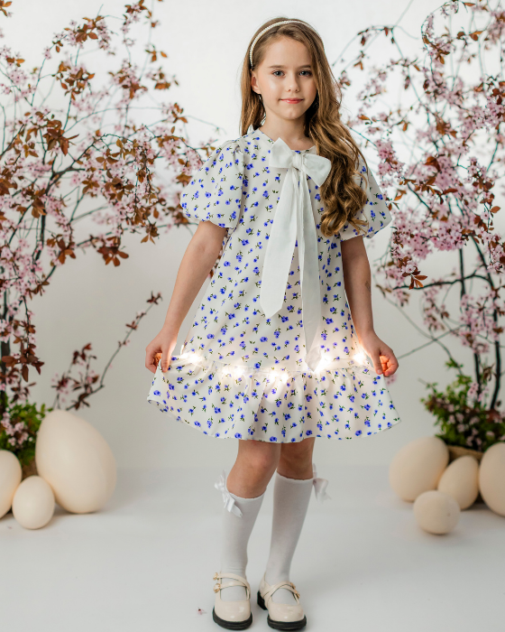 Rochița Alb, Floricele Bleu, de Școală / Grădiniță