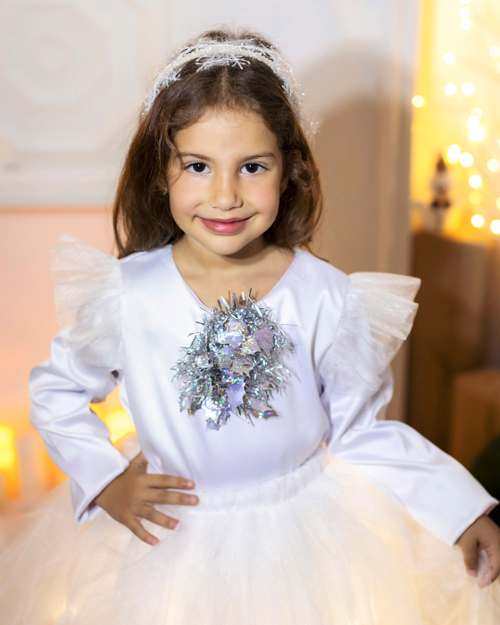 Bluzița Fulg de Nea Albă, Regina Zăpezii