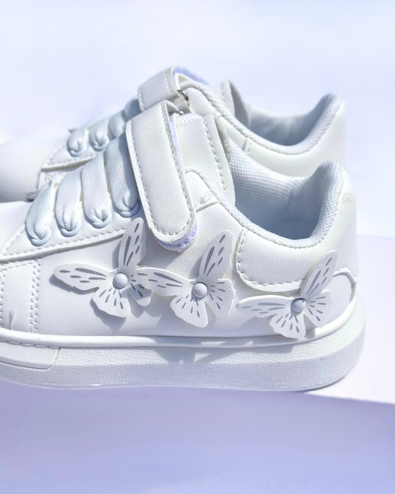 Adidași Albi cu Fluturași, De Școală