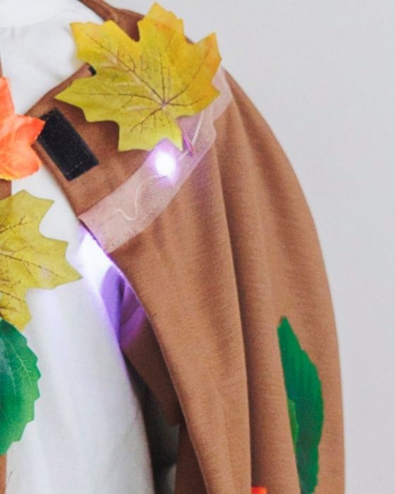 Cape with Lights, Brown with Leaves