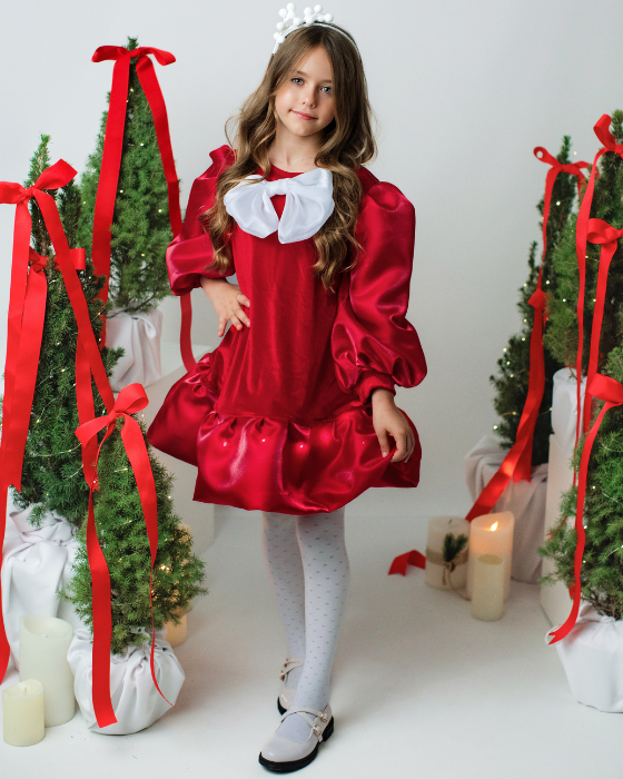 Rochiță cu Luminițe, Roșie cu Fundiță pentru Paste