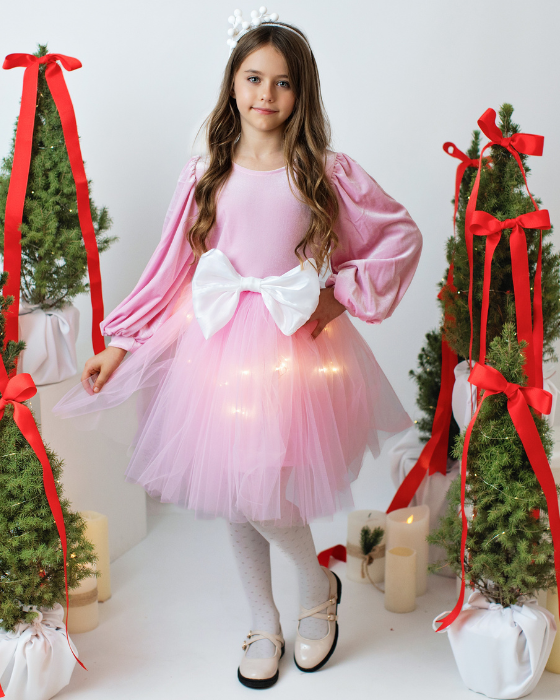 Rochita cu Luminite de Craiasa Zapezii Roz cu Fundita Alba, pentru Craciun