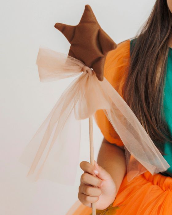 Baghetă Magică de Zâna Toamnei, Maro cu tulle