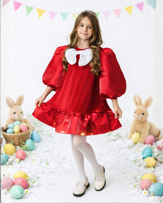 Rochiță cu Luminițe, Roșie cu Fundiță pentru Paste