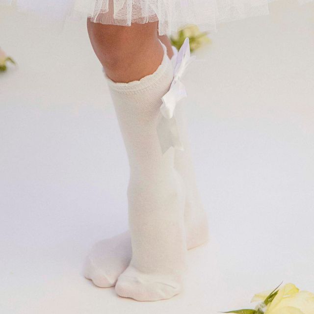 Șosețele cu Fundiță Albe, Școală / Grădiniță