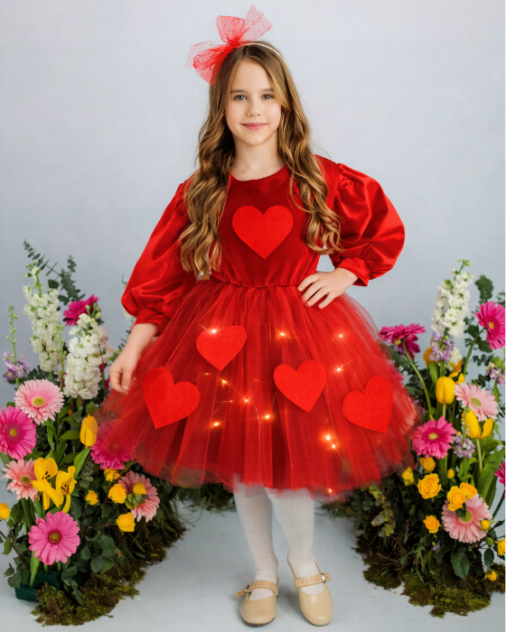 Rochita cu Luminite Roșie, Tulle cu inimioare