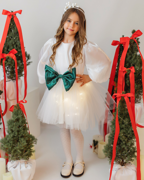 Rochita cu Luminite Alba cu fundita Verde, Bucuria de Craciun cu brad