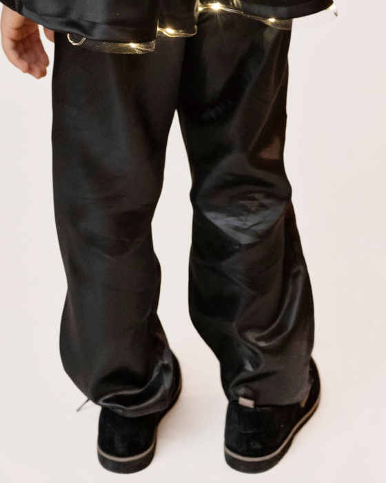 Pantaloni Negri cu Luminițe, Greiere, Licurici, Bondar