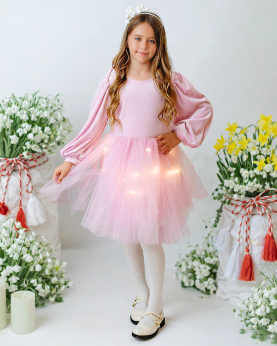 Rochita cu Luminite Roz, de Primavara