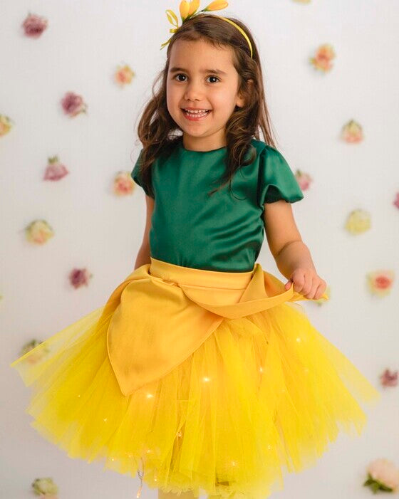 Fustița cu Luminițe, Floare Galbenă (Lalea, Narcisă, Păpădie) de primăvară, Serbare