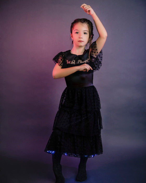 Rochița cu Luminițe, Neagră Wednesday fetite