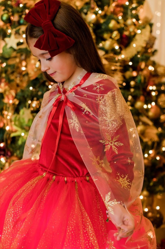 Pelerina Albă de Fulgi de Nea