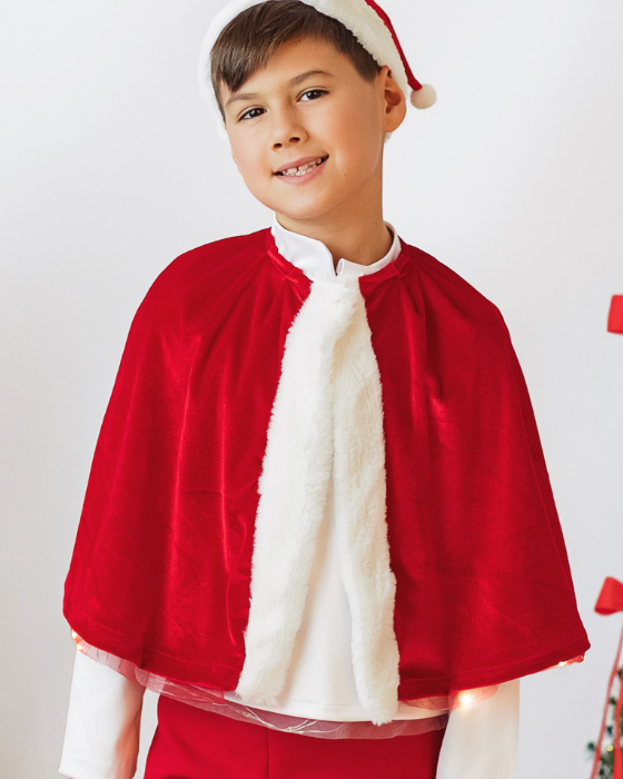 Costum rosu, Mos baiat, pelerina catifea + caciula