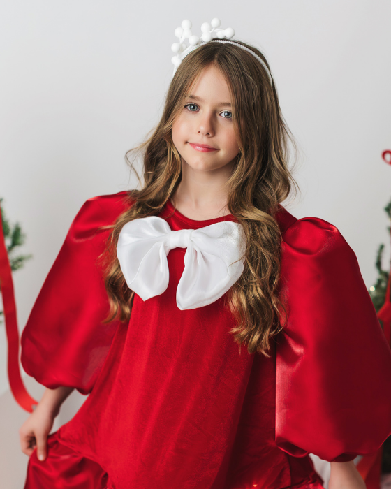 Rochița Roșie de Crăciun de Catifea, cu Luminițe în volănaș