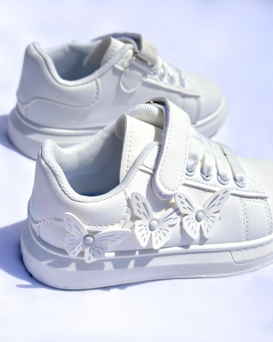 Adidași Albi cu Fluturași, De Școală