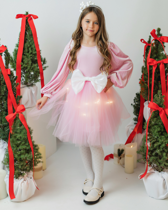 Rochita cu Luminite de Craiasa Zapezii Roz cu Fundita Alba, pentru Craciun