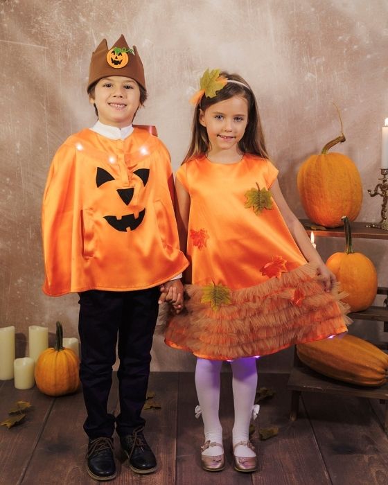 Rochița de Toamnă Perfectă pentru Serbare, Frunze