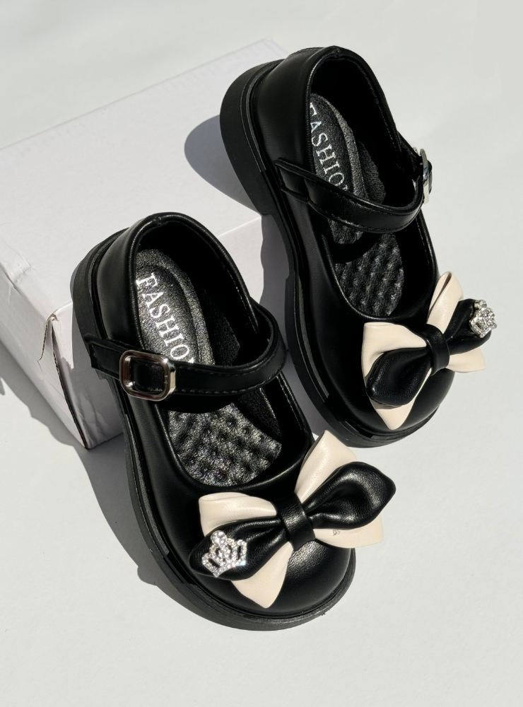 Black Shoes with Bow and Crown