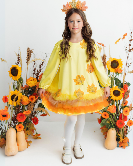 Rochița cu Luminițe, Regina Toamnei cu Frunze, Toamna, 3-4 ani