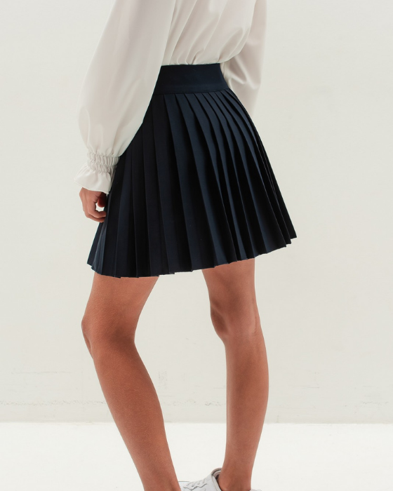 Fustiță Demelza Bleumarin, De Școală