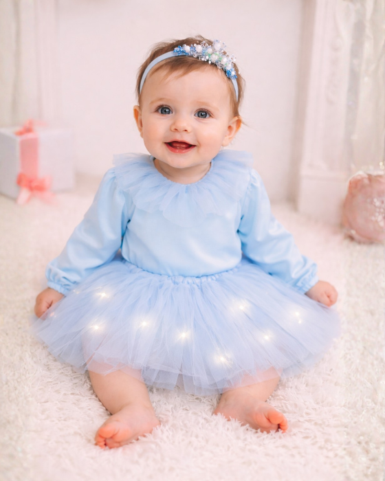 Fustița cu Luminițe, Bleu de Bebe