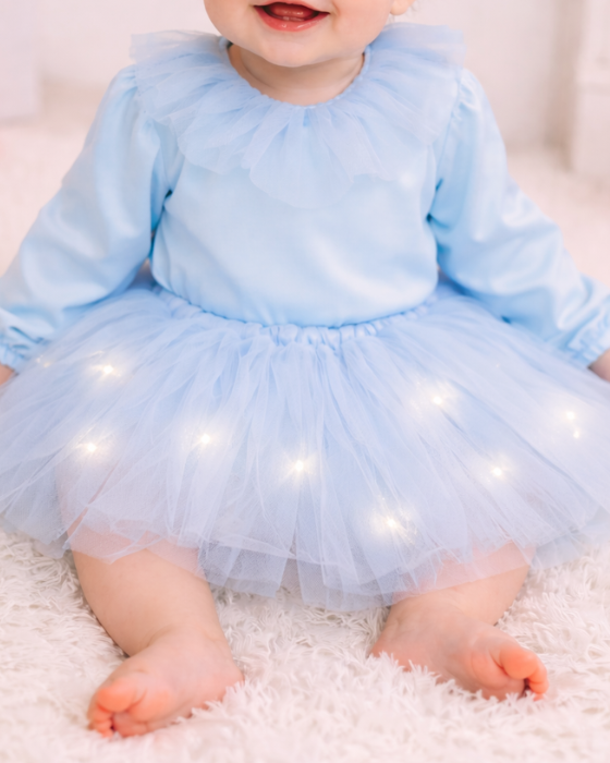 Fustița cu Luminițe, Bleu de Bebe