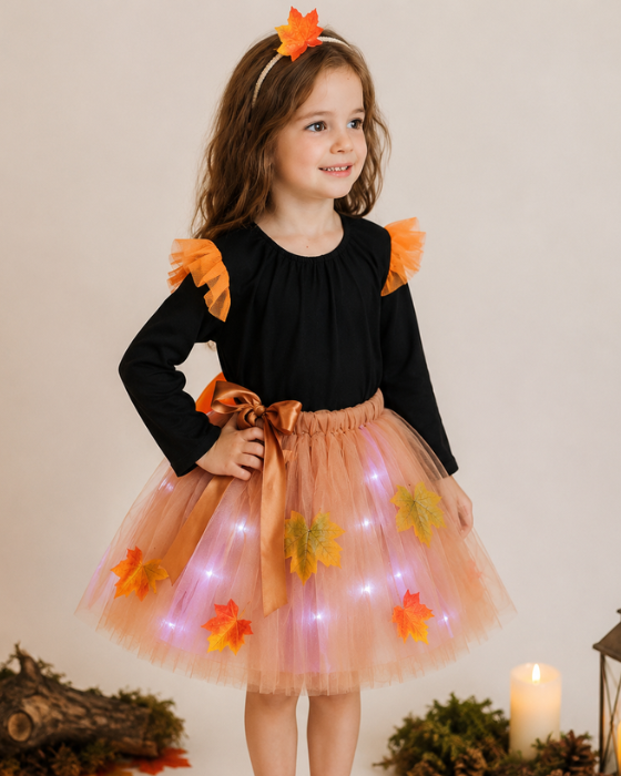 Costum 3 Piese, Atmosfera de Toamnei cu Luminite