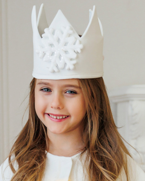 Coroană de Fulg de Nea, de Fetiță