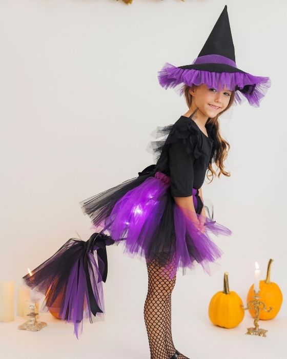 Fustița cu Luminițe, Vrăjitoare Mov de Halloween