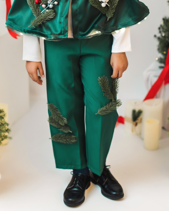 Pantaloni verzi cu crengute brad