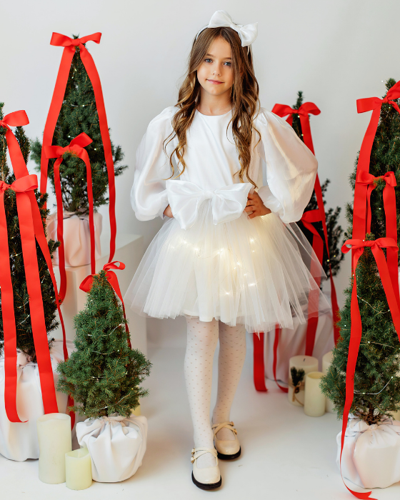 Rochita Alba cu Fundita Alba pentru Craciun, serbare iarna