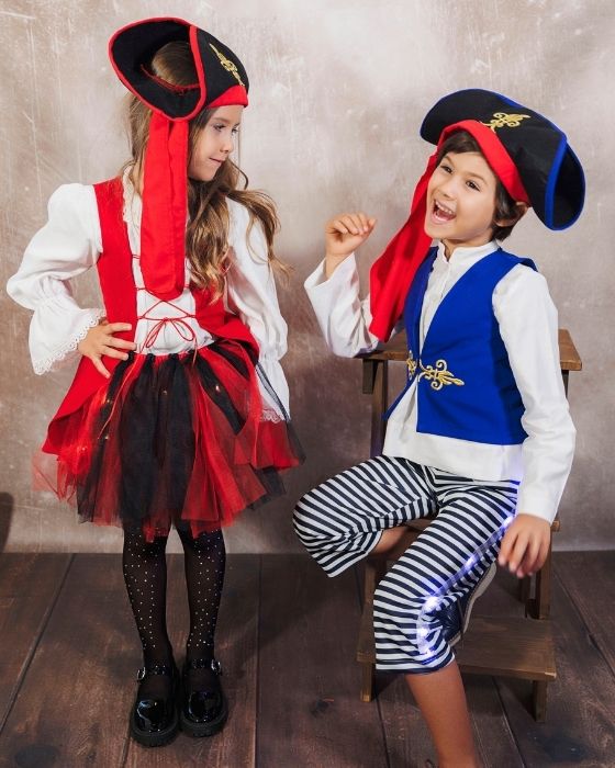 Fustița cu Luminițe, de Pirat