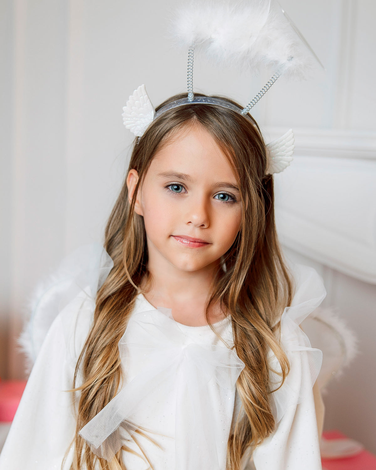 Coroniță cu Aură și Aripioare de Înger, Albă cu Sclipici, pentru Serbare