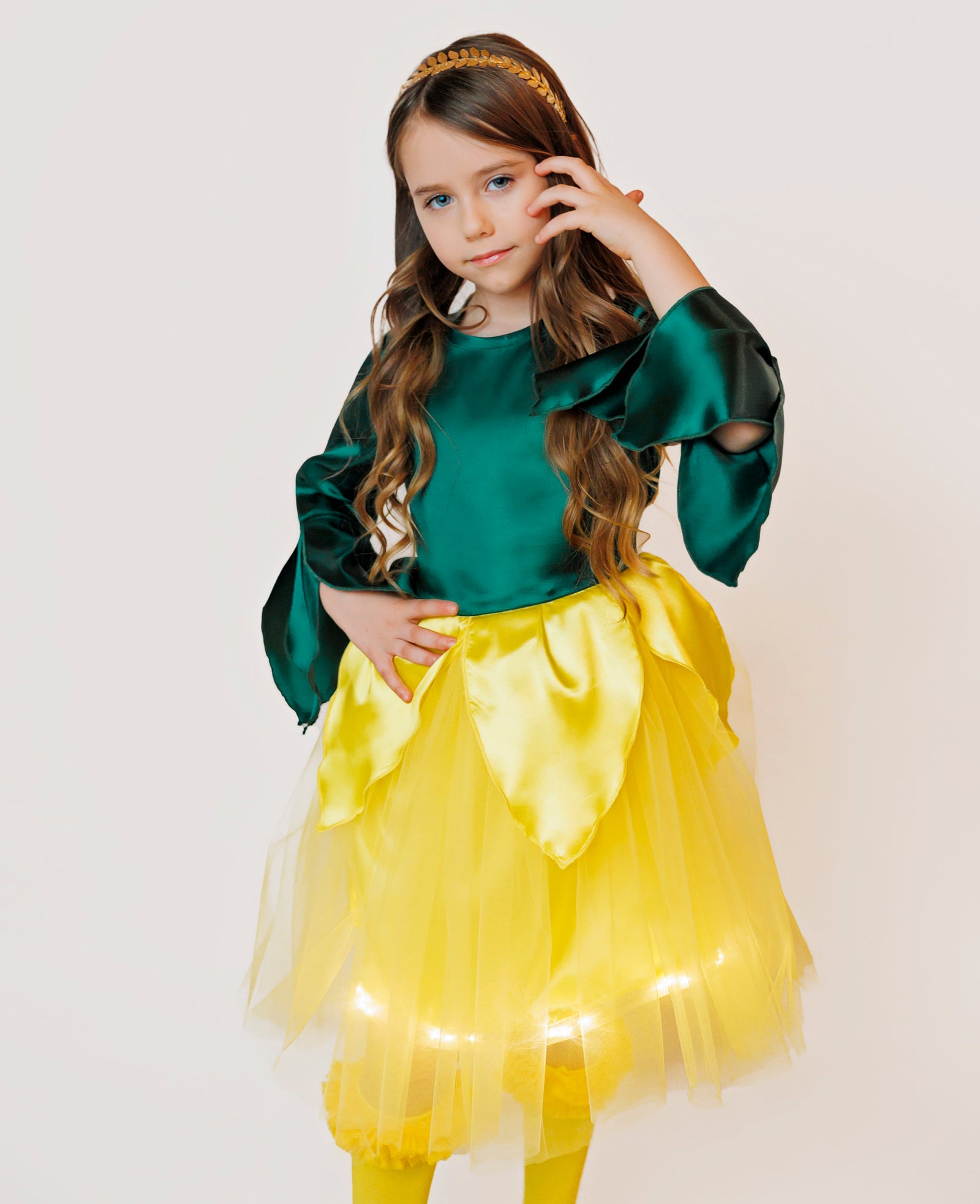 Rochița cu Luminițe Floare Galbenă Păpădie (Narcisă, Zambilă, Floarea Soarelui, Păpădie) de Zână Toamnei