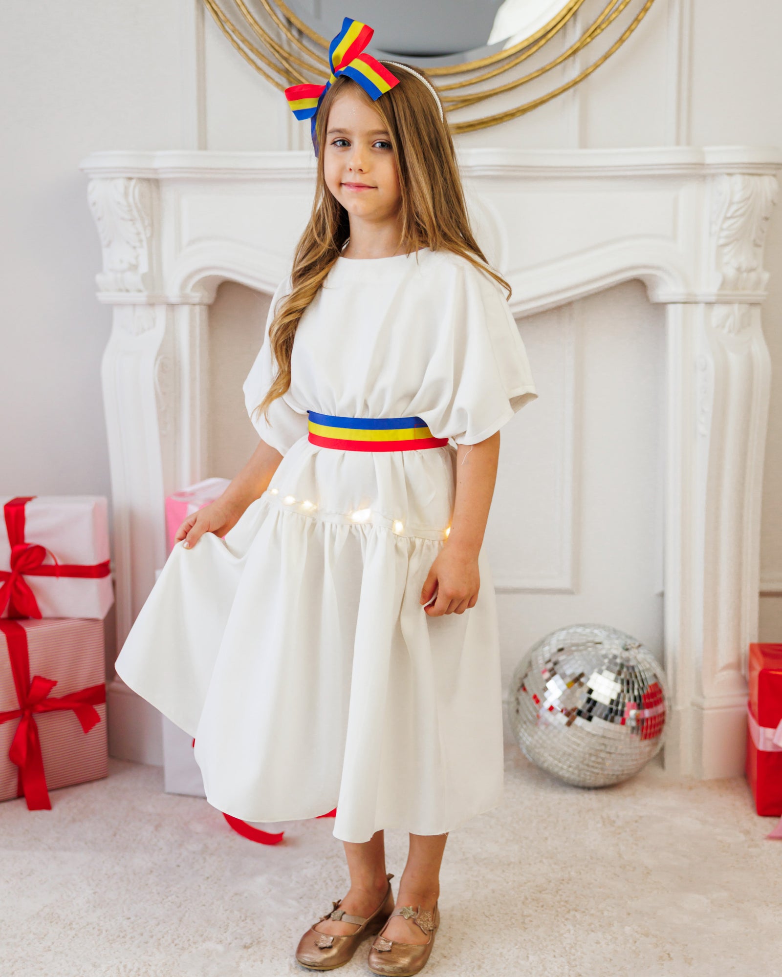 Rochiță cu Luminițe, Pur Românească ie Tradițională Populară 1 Decembrie, Romănească