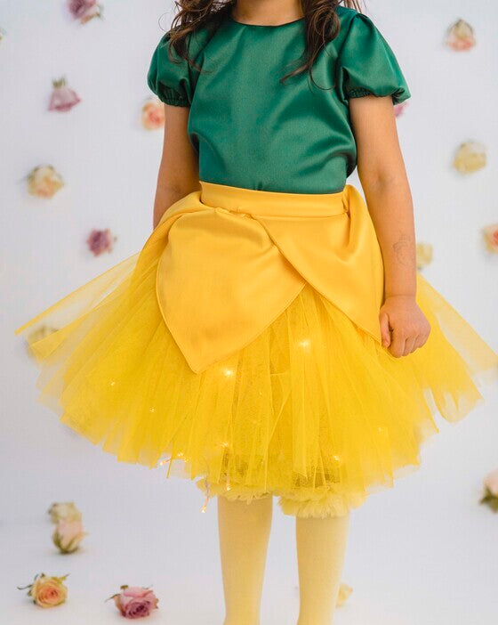 Fustița cu Luminițe, Floare Galbenă (Lalea, Narcisă, Păpădie) de primăvară, Serbare