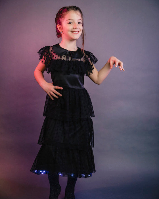 Rochița cu Luminițe, Neagră Wednesday fetite